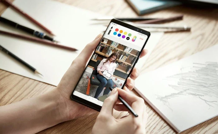 iPhone X và Google Pixel 2 đang minh chứng cho ngôi vua sản xuất màn hình OLED của Samsung