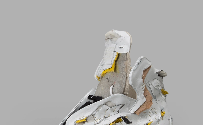 Bạn có sẵn sàng chi 1.425 USD cho đôi giày hàng hiệu rách te tua của Maison Margiela?