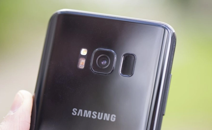 Galaxy S9 cũng sẽ có "cái rãnh" như iPhone X, nhưng lại ở dưới?