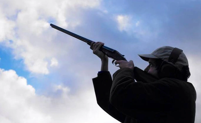 Người dân Mỹ tức giận dùng súng bắn vào bão Irma, chính quyền hốt hoảng