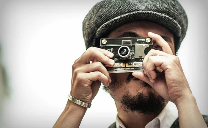 Đây là chiếc máy ảnh siêu nhỏ gọn, trong suốt và đặc biệt là bạn có thể tự ráp được nó một cách dễ dàng