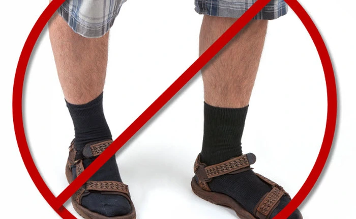 Đừng khiến chị em phụ nữ chạy mất dép trong ngày Valentine bởi những lỗi thời trang này