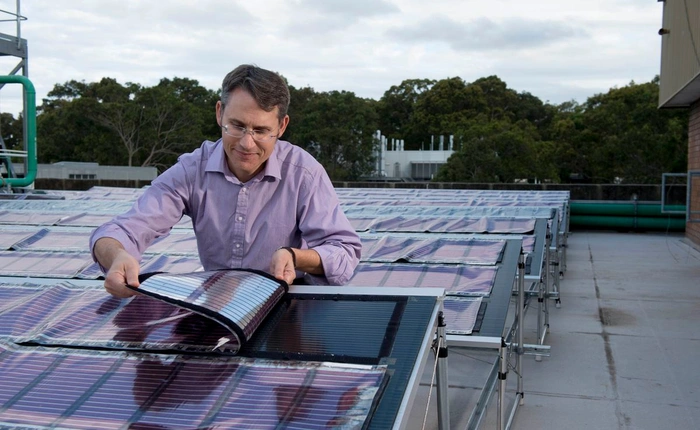 Tấm pin năng lượng mặt trời sản xuất bằng cách in: rẻ hơn mái ngói Tesla 40 lần nhưng độ bền chưa được kiểm chứng