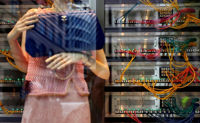 Lao động cổ cồn xanh tại các công ty công nghệ lớn trên thế giới đang bị đối xử như thế nào?