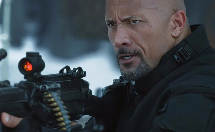 Dwayne "The Rock" Johnson - Từ cầu thủ bóng bầu dục thất bại đến diễn viên có thu nhập "khủng" nhất Hollywood