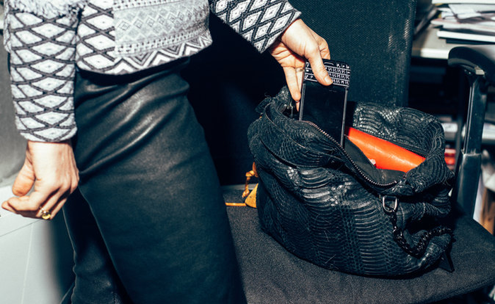 Giám đốc thời trang tờ New York Times chỉ dùng iPhone 5 lắp thêm bàn phím BlackBerry