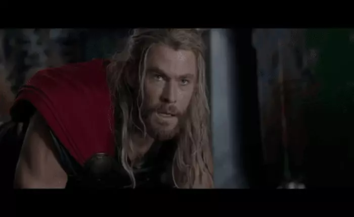 Trailer đầu tiên của "Thor: Ragnarok" - Mjolnir bị bóp tan nát, Thor và Hulk choảng nhau
