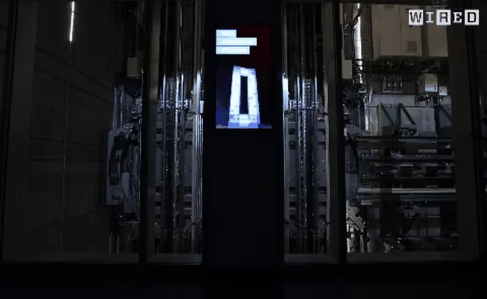 Thang máy không sử dụng dây cáp đầu tiên trên thế giới đã xuất hiện tại Đức!