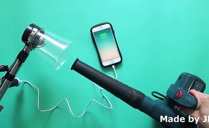Rảnh quá không biết làm gì, anh chàng này tự chế thiết bị sạc cho iPhone bằng sức gió, 10 phút bật quạt sạc được 1%