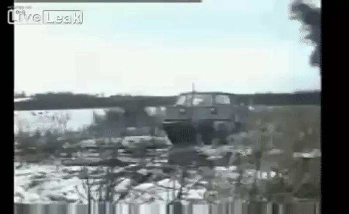 Kinh ngạc với những màn “trèo đèo lội suối” mà chỉ ô-tô Liên Xô mới làm được