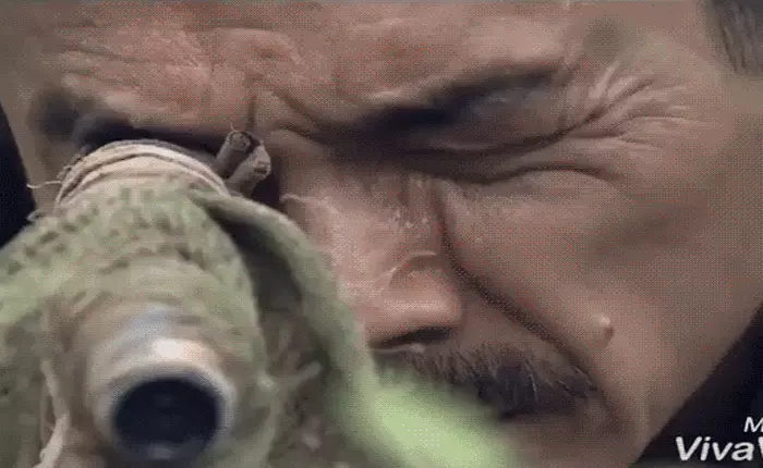 Từ bộ phim "Người Phán Xử" của điện ảnh Việt lại bị vợ hỏi khó: Ai đã dạy các diễn viên Hollywood bắn súng mà họ đóng phim cứ như thật vậy?