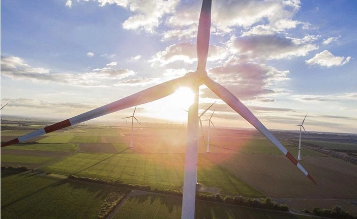 Đức: Giá điện xuống mức âm, nhà cung cấp trả lại tiền cho dân vì năng lượng gió quá dư thừa