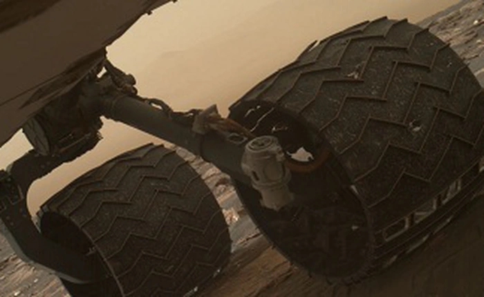 Robot thám hiểm sao Hỏa của NASA sắp hỏng bánh đến nơi