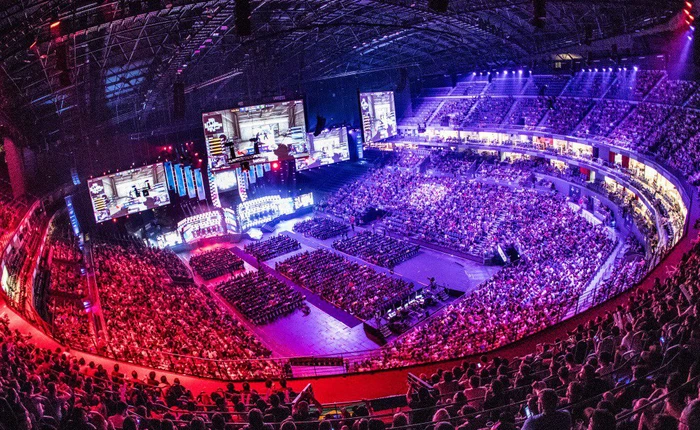 Facebook ký hợp đồng độc quyền phát giải CS:GO và Dota 2, cạnh tranh trực tiếp với Twitch và YouTube, có kèm cả VR