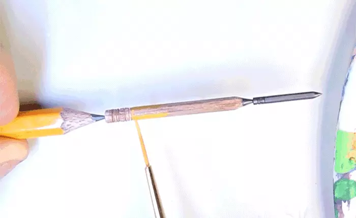 Xem anh chàng khắc một cây bút chì trên đầu một cây bút chì được khắc từ đầu của một cây bút chì sẽ khiến bạn đau não