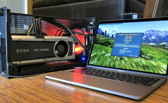 Macbook Pro hỗ trợ GPU gắn ngoài tốt hơn, có khả năng cắm là chạy trong bản cập nhật macOS mới