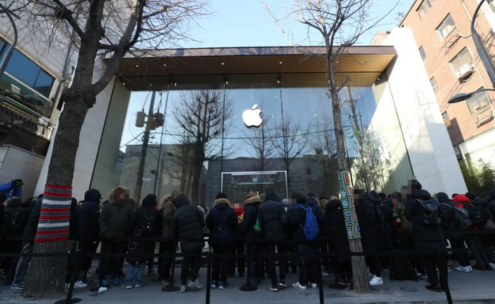 Những hình ảnh về cửa hàng chính hãng đầu tiên của Apple tại quê nhà Samsung