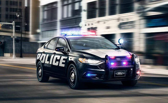 Ford nuôi tham vọng tạo ra xe cảnh sát không người lái với khả năng tự truy bắt và xử phạt người vi phạm giao thông