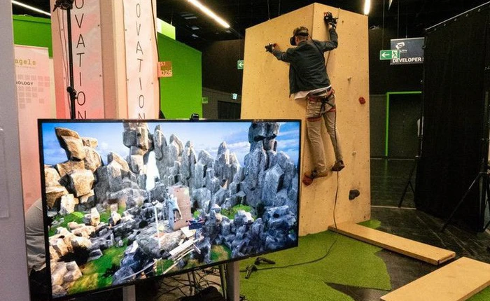 Leo núi mạo hiểm xưa rồi, giờ bạn có thể leo núi bằng công nghệ thực tế ảo mà chẳng lo độ cao hay tai nạn nữa