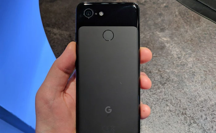 Với Pixel 3, Google đã đánh dấu chấm hết cho thời đại flagship nhôm nguyên khối