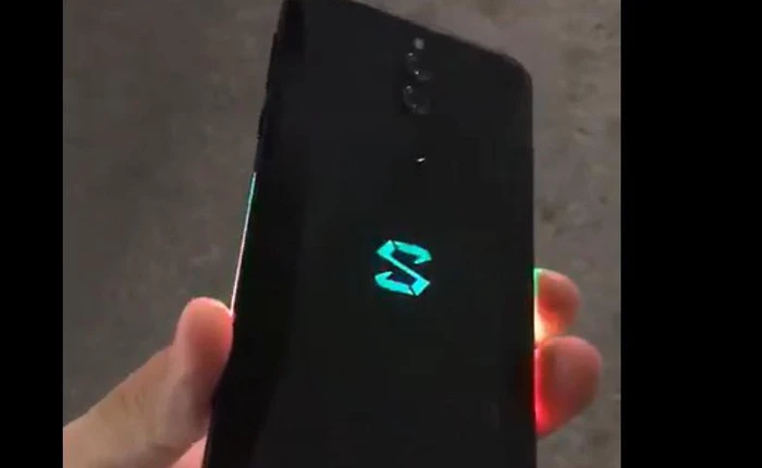 Lộ video trên tay Xiaomi BlackShark 2, thiết kế mới cao cấp hơn, đèn đóm quẩy nhiệt tình