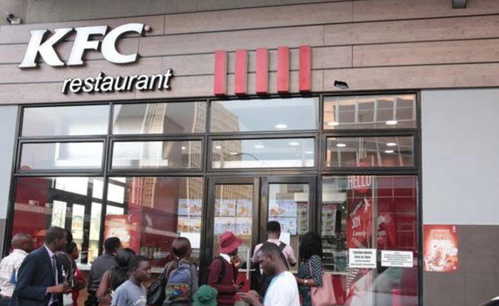 Zimbabwe: KFC và nhiều cửa hàng đồ ăn nhanh đóng cửa vì hết tiền mua thịt gà