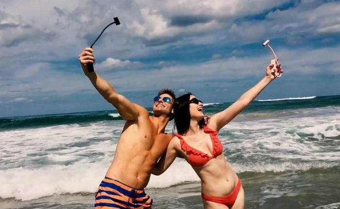 Chẳng cần phải mang theo smartphone hay máy ảnh, chỉ cần dụng cụ thần thánh này là có thể bao trọn ảnh selfie rồi