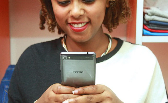 Với tính năng selfie, hãng smartphone chưa ai từng nghe tên này đánh bại cả Apple, Samsung, Huawei... ở châu Phi như thế nào?