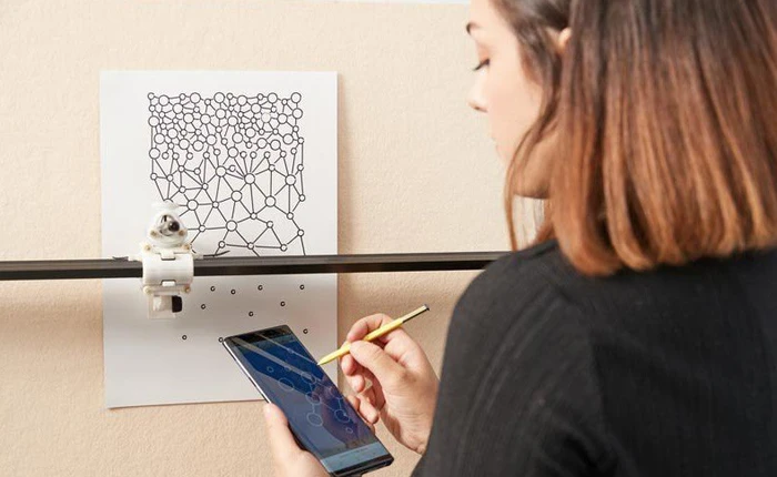 Nhà thiết kế trẻ tài năng này tạo ra cả một bộ sưu tập thời trang chỉ bằng Galaxy Note9