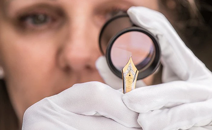 Chiêm ngưỡng những đầu bút mực nhỏ xíu được chế tác cực kỳ tinh xảo