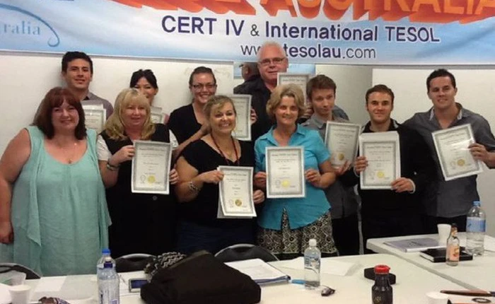 Báo Úc vạch trần thực trạng người 'tây' thi nhau tràn vào các quốc gia như Việt Nam dạy tiếng Anh vì lương cao mà chẳng cần bất kỳ bằng cấp, kinh nghiệm sư phạm nào