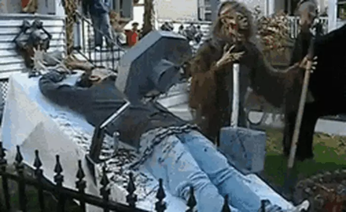 20 cách trang trí nhà cửa dịp Halloween khiến bọn trẻ phải khóc thét khi đến xin kẹo