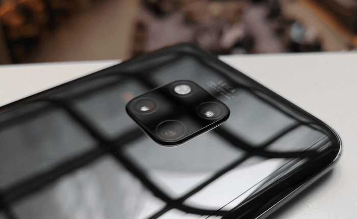 So với iPhone XS Max, Huawei Mate 20 Pro có những điểm gì để cạnh tranh?