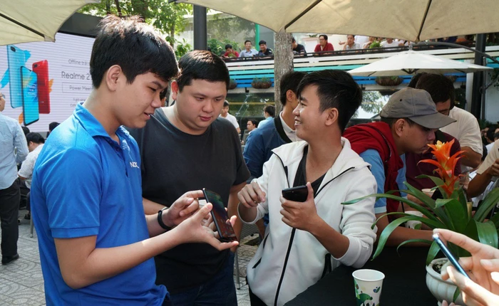 Người dùng nhận xét gì về bộ đôi Realme 2 Series vừa chính thức lên kệ?