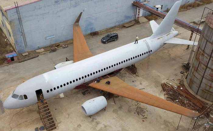 Sợ cả đời không được một lần lái máy bay, nông dân Trung Quốc tự chế riêng cho mình một chiếc