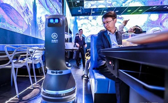 Haidilao bắt tay Panasonic mở nhà hàng lẩu tự động hóa, robot phục vụ từ A - Z ở Bắc Kinh