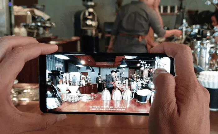 Ảnh thực tế LG V40 ThinQ tại Việt Nam: mặt lưng gương nhám ít bám vân tay, tính năng chụp ảnh hay ho 1 lần bấm có đến 3 camera chụp