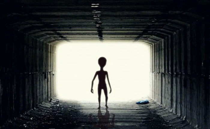 Những câu chuyện kỳ bí về ảnh chụp đĩa bay, người ngoài hành tinh và cả chiếc điện thoại "Babylonokia"