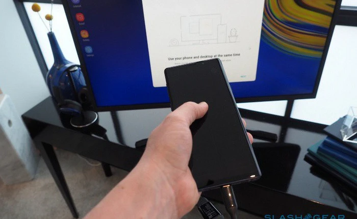 Một sợi cáp trên Note9 chưa là gì, Samsung đang muốn mở Dex mode mà không cần dây, Galaxy S10 sẽ là model đầu tiên có tính năng này?