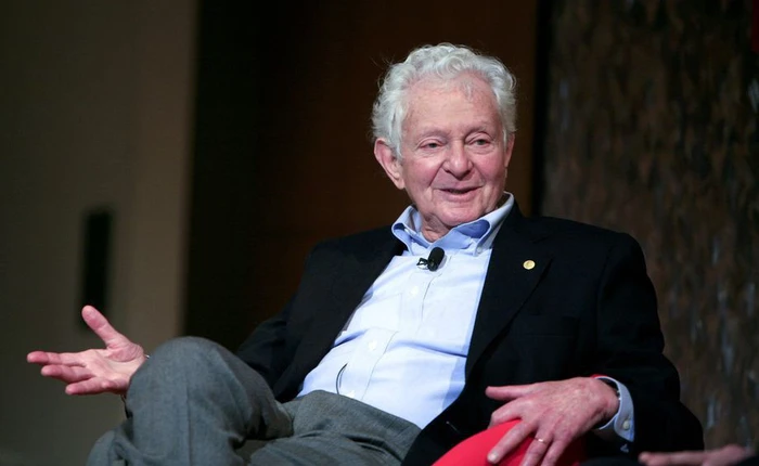 Nhà vật lý này đã bán cả giải Nobel Vật lý của mình lấy 765.000 USD thanh toán các hóa đơn y tế