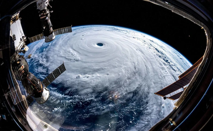 Đáng sợ là thế, nhưng khi nhìn cơn bão Trami từ thiên nhiên bạn sẽ phải há hốc mồm trước vẻ đẹp của nó