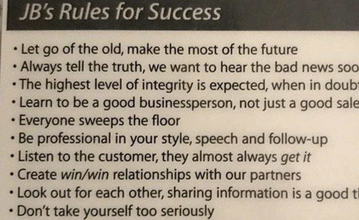 Nhân viên Apple được dạy gì trong ngày đầu tiên đi làm?