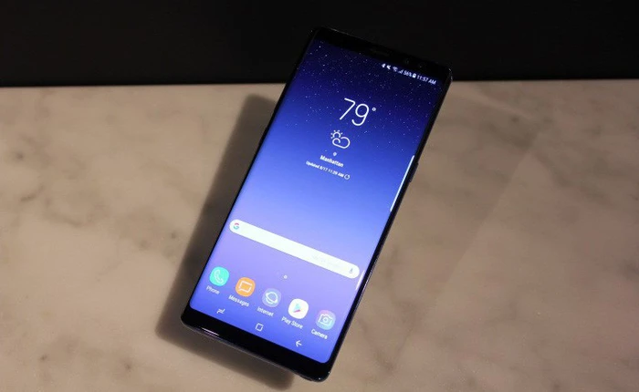 Galaxy S9 lại tiếp tục bị rò rỉ: Màn AMOLED có 3D Touch, loa stereo Dolby Surround và sạc không dây mới