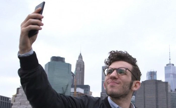 Giơ điện thoại lên cao có cải thiện sóng điện thoại?