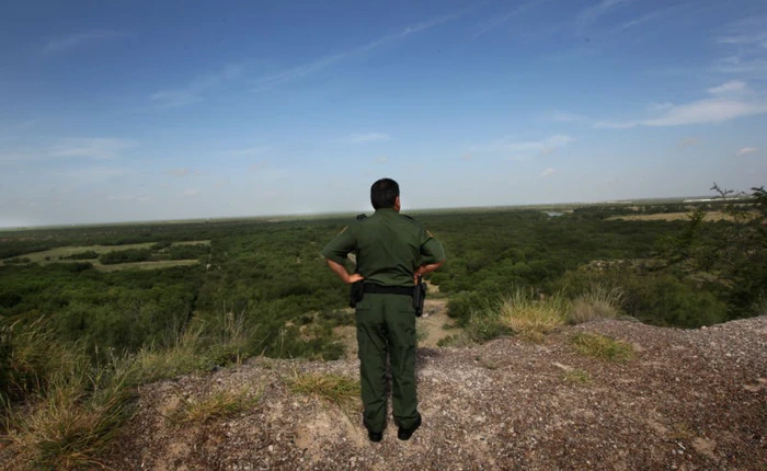 Mỹ: Tìm thấy camera theo dõi của chính phủ gần nhà riêng, người đàn ông này nhất quyết không giao trả mà còn khởi kiện hai cơ quan pháp luật