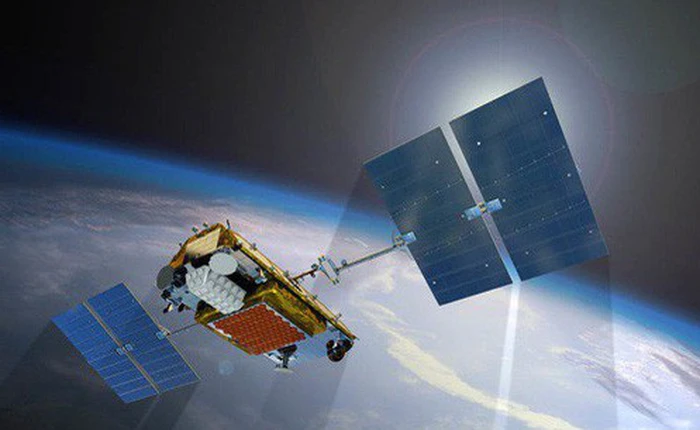 Elon Musk khoe ảnh hai vệ tinh có thể tăng tốc Internet lên 180 lần