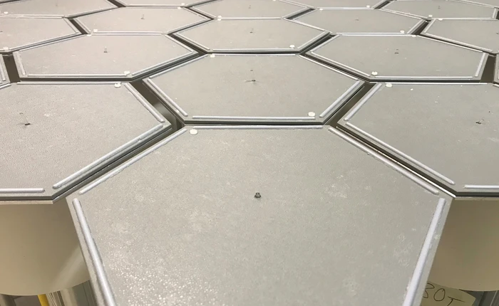 Nhà khoa học từng đoạt giải Nobel xây nên một cái mê cung "tàng hình" để thử thách chuột