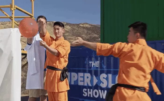 Xem những bí ẩn của công phu Thiếu Lâm "phi kim xuyên kính" được bật mí dưới tốc độ 28.000 khung hình/giây