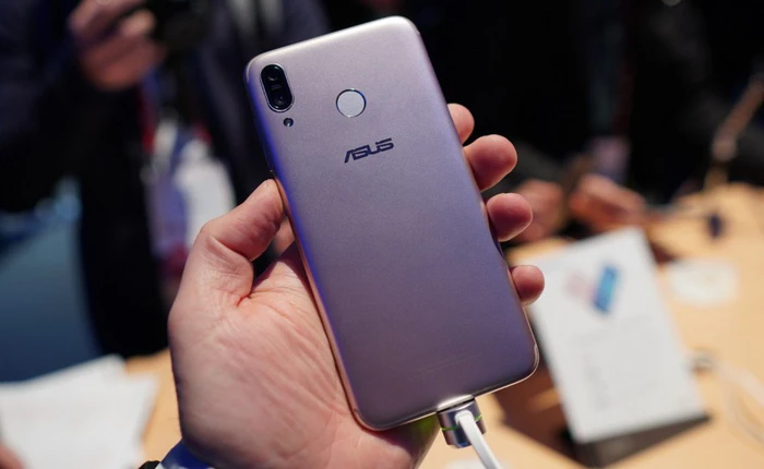 Asus Zenfone Max (M1) ra mắt, pin 4.000 mAh, màn hình 18:9, camera kép