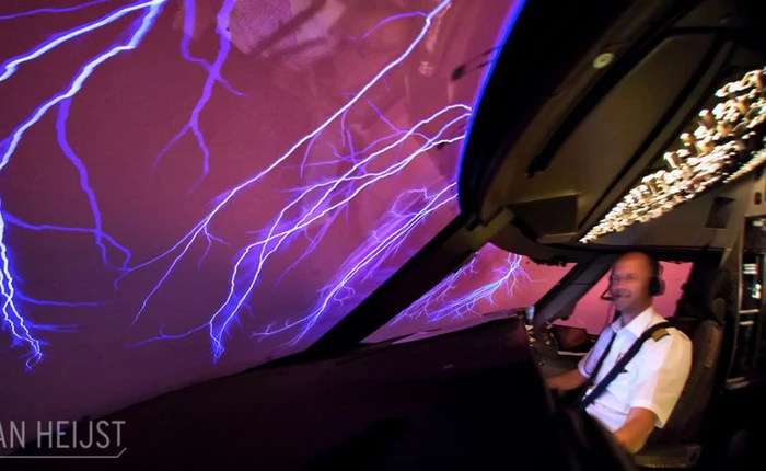 Instagram của phi công này sẽ giúp bạn mường tượng ra làm việc ở độ cao 11.300m trông như thế nào